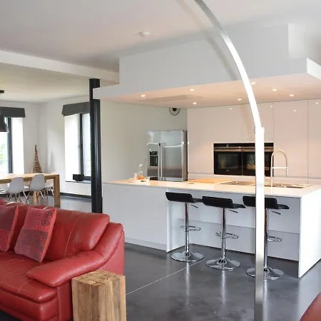 بيت للعطل Cozy Farmhouse In With Covered Terrace Gesves