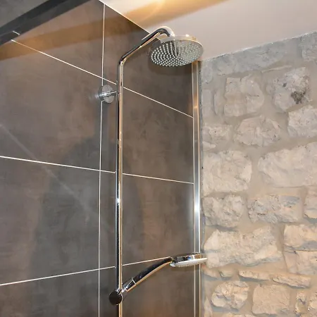 بيت للعطل Cozy Farmhouse In With Covered Terrace Gesves