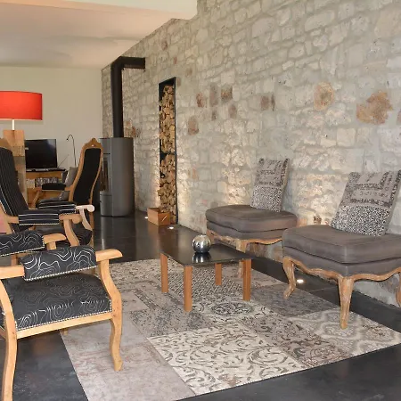 Cozy Farmhouse In With Covered Terrace *